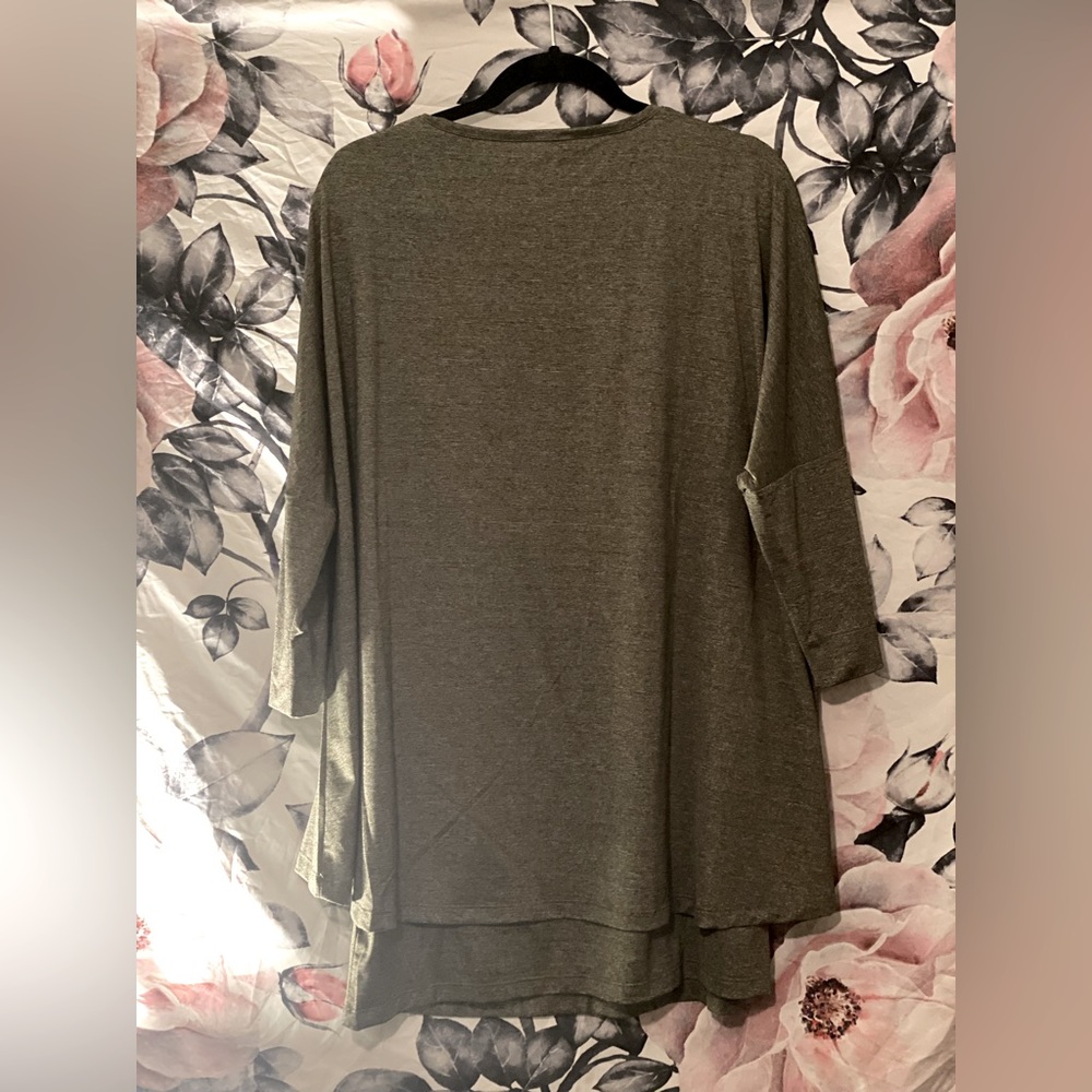 Gray Top - Picture 6 of 7